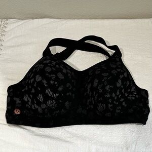 LIVI Active by Lane Bryant 38DD Underwire Sports Bra Back Closure w/ Dot Pattern